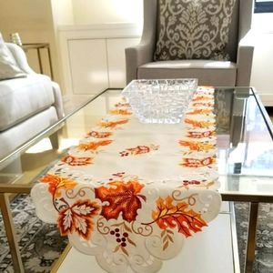 Fall & Thanksgiving table runner and place mats